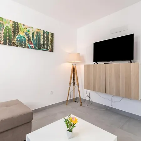 Home2book Quiet Retreat With Patio & Roof Access Lejlighed